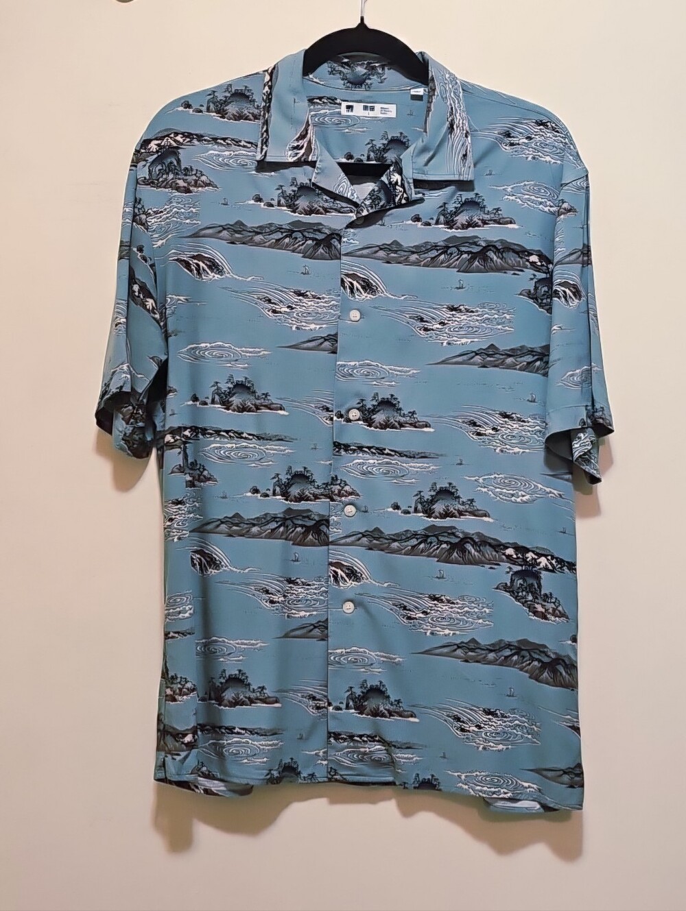 Uniqlo EDO Ukiyo-E Teal Short-Sleeve Button-Down with Coastal Print
